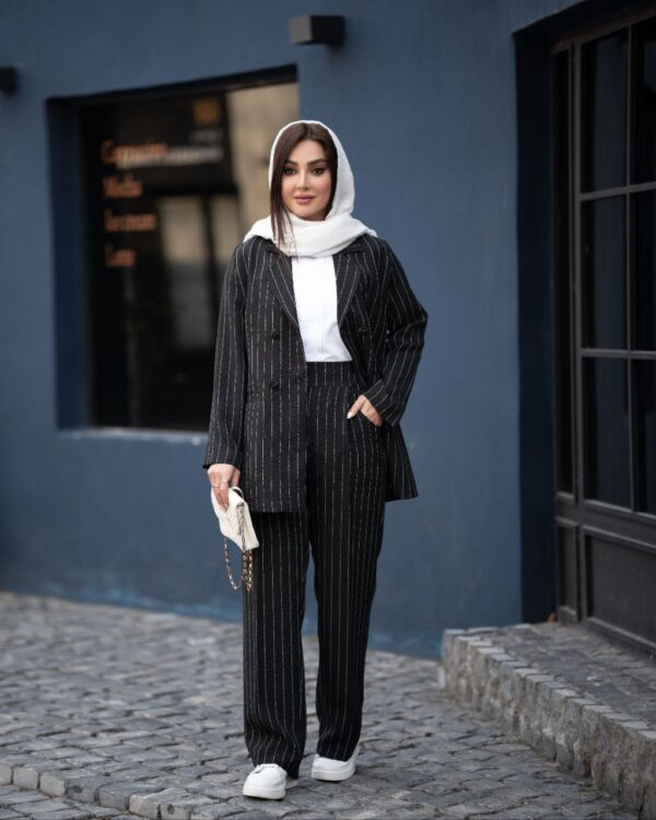 مانتو و شلوار زنانه